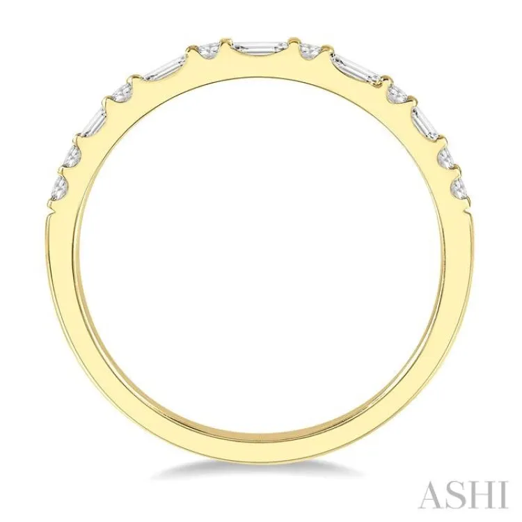 1/3 ctw Alternating Baguette and Round Cut Diamond Wedding Band in 14K Yellow Gold
