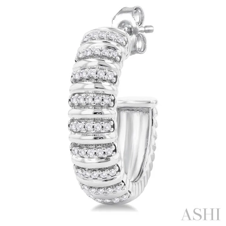 1/4 ctw Ribbed Round Cut Diamond Half Hoop Earring in 14K White Gold