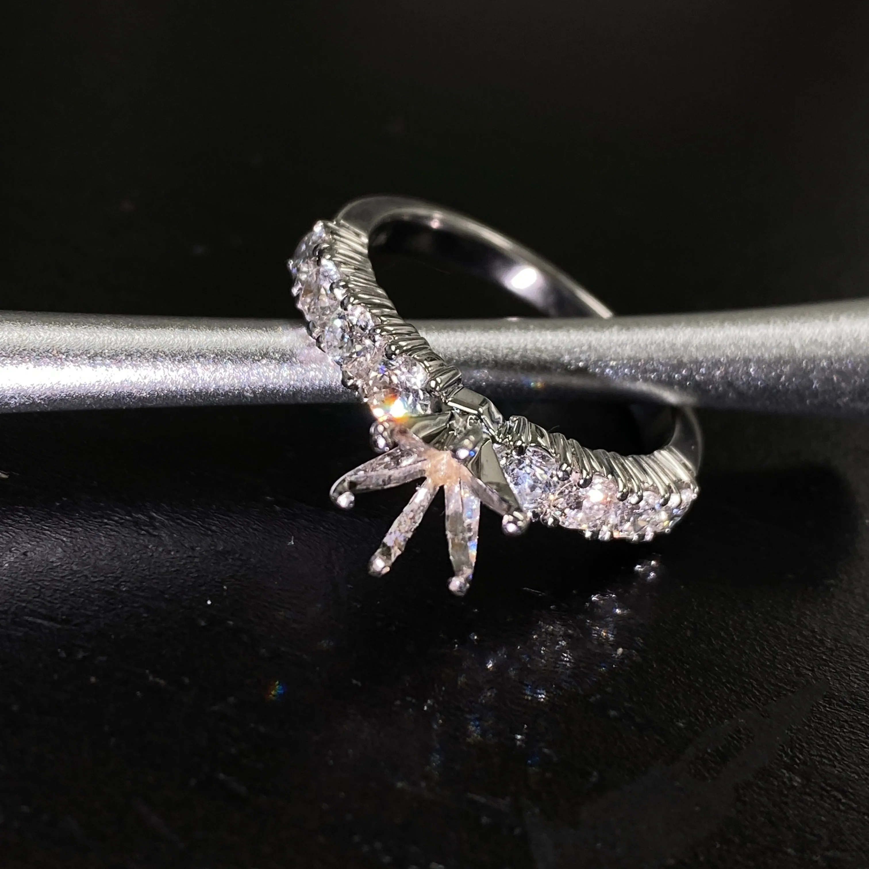14K 8 Stone Diamond Engagement Ring Setting