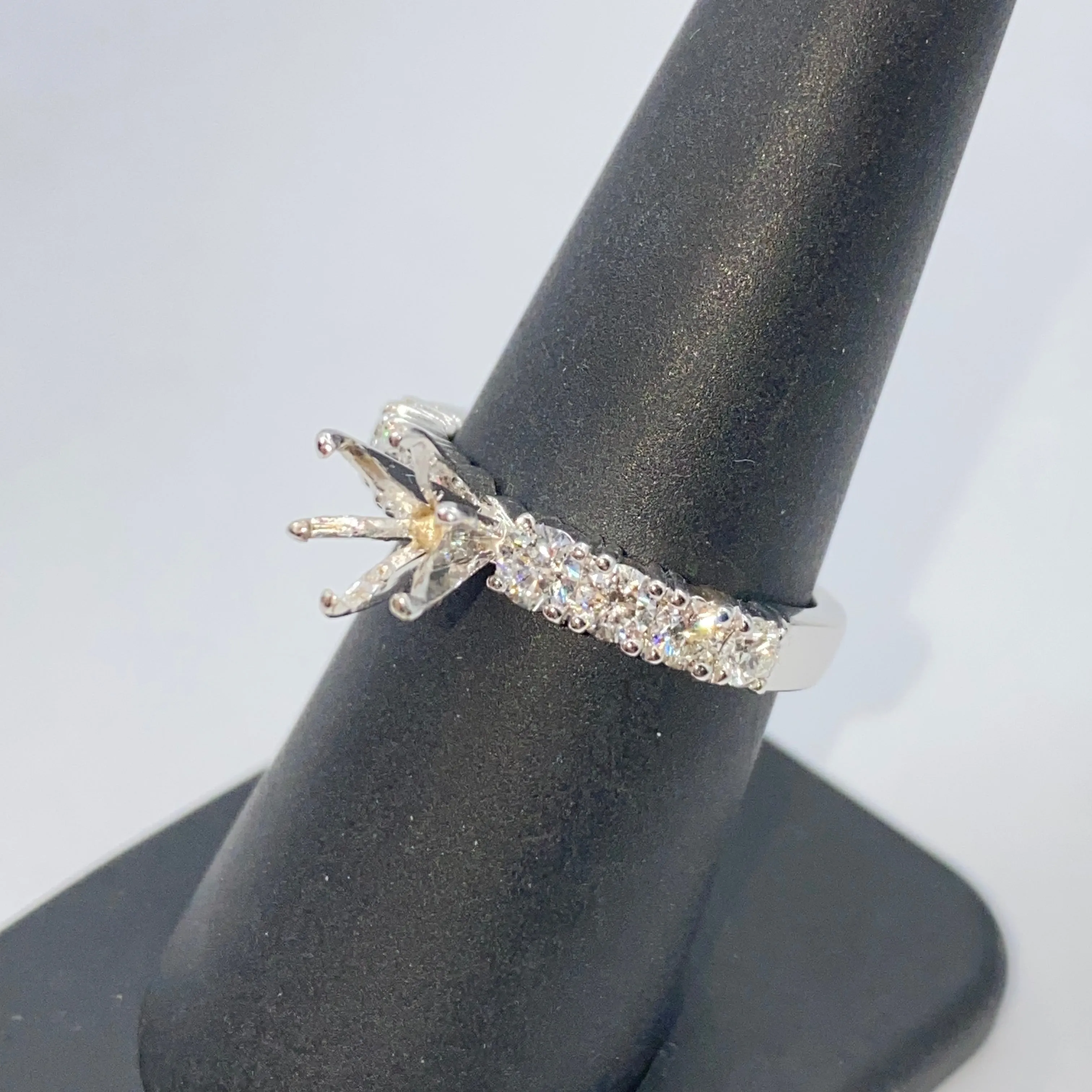 14K 8 Stone Diamond Engagement Ring Setting