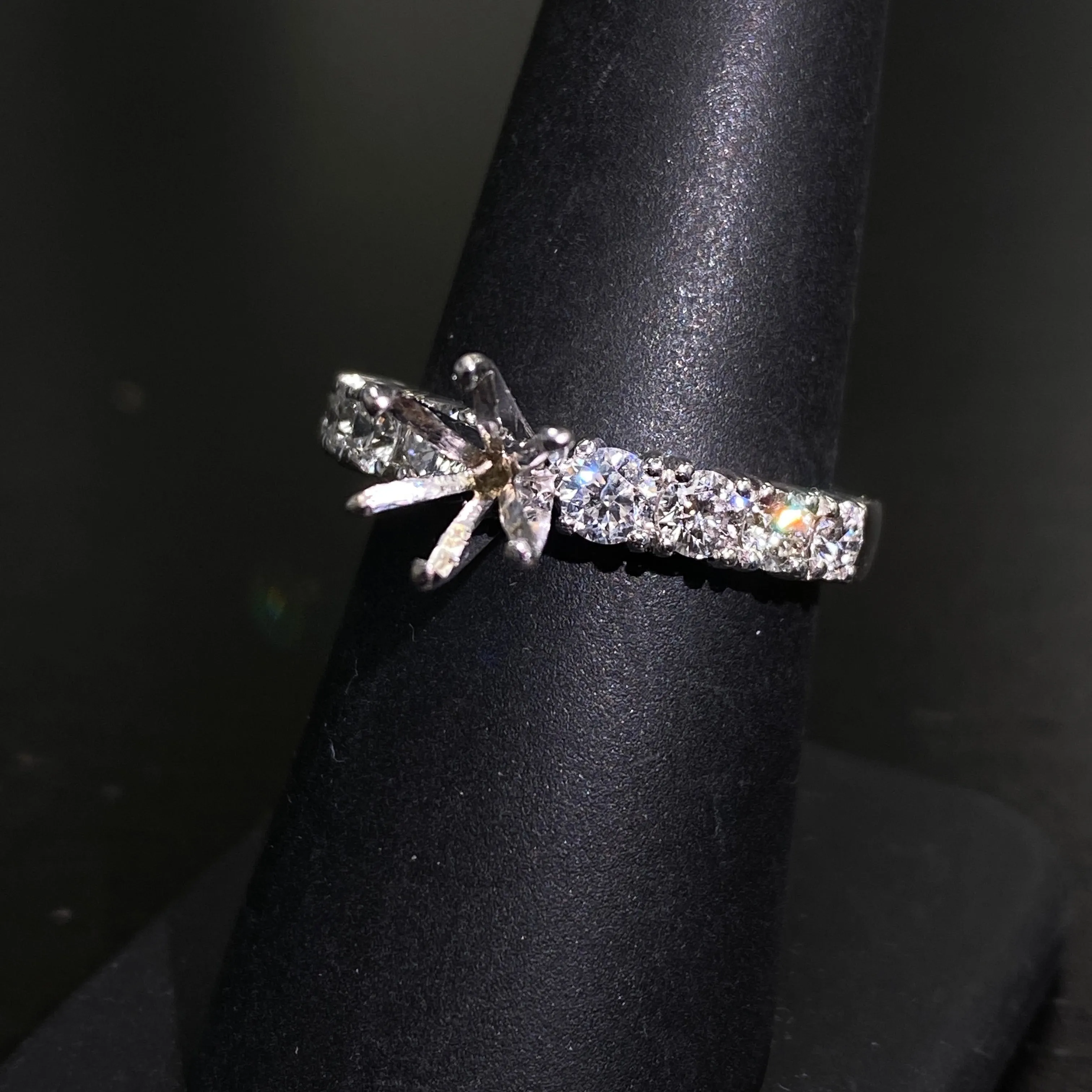 14K 8 Stone Diamond Engagement Ring Setting