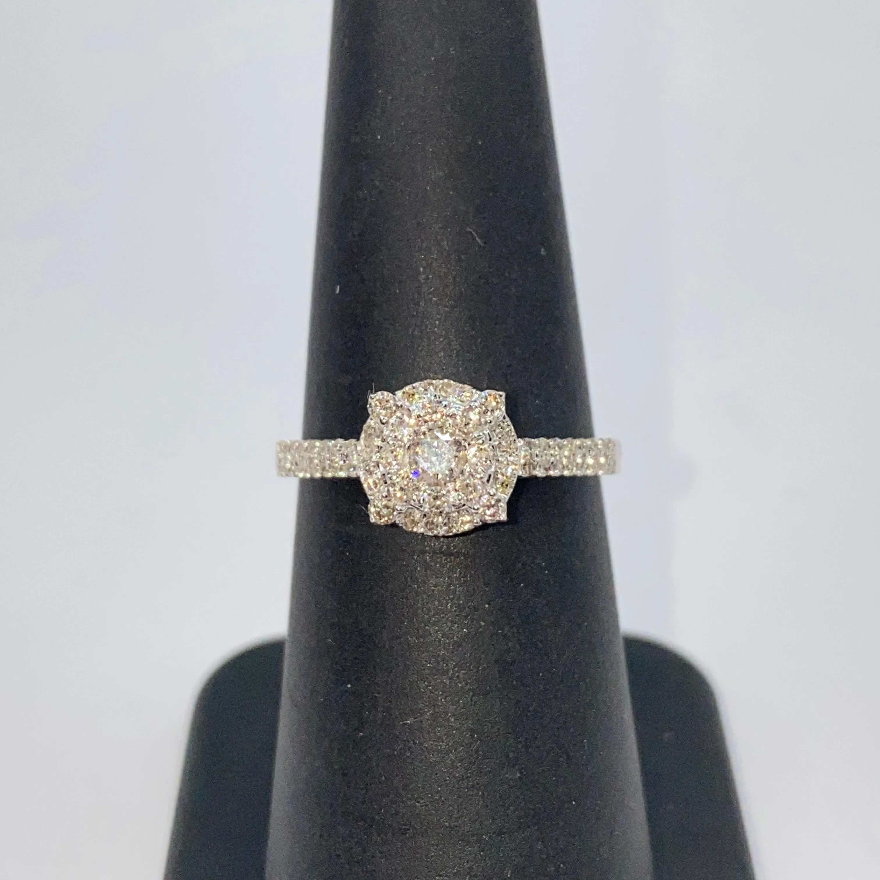 14K Sydney Circle Halo Diamond Ring