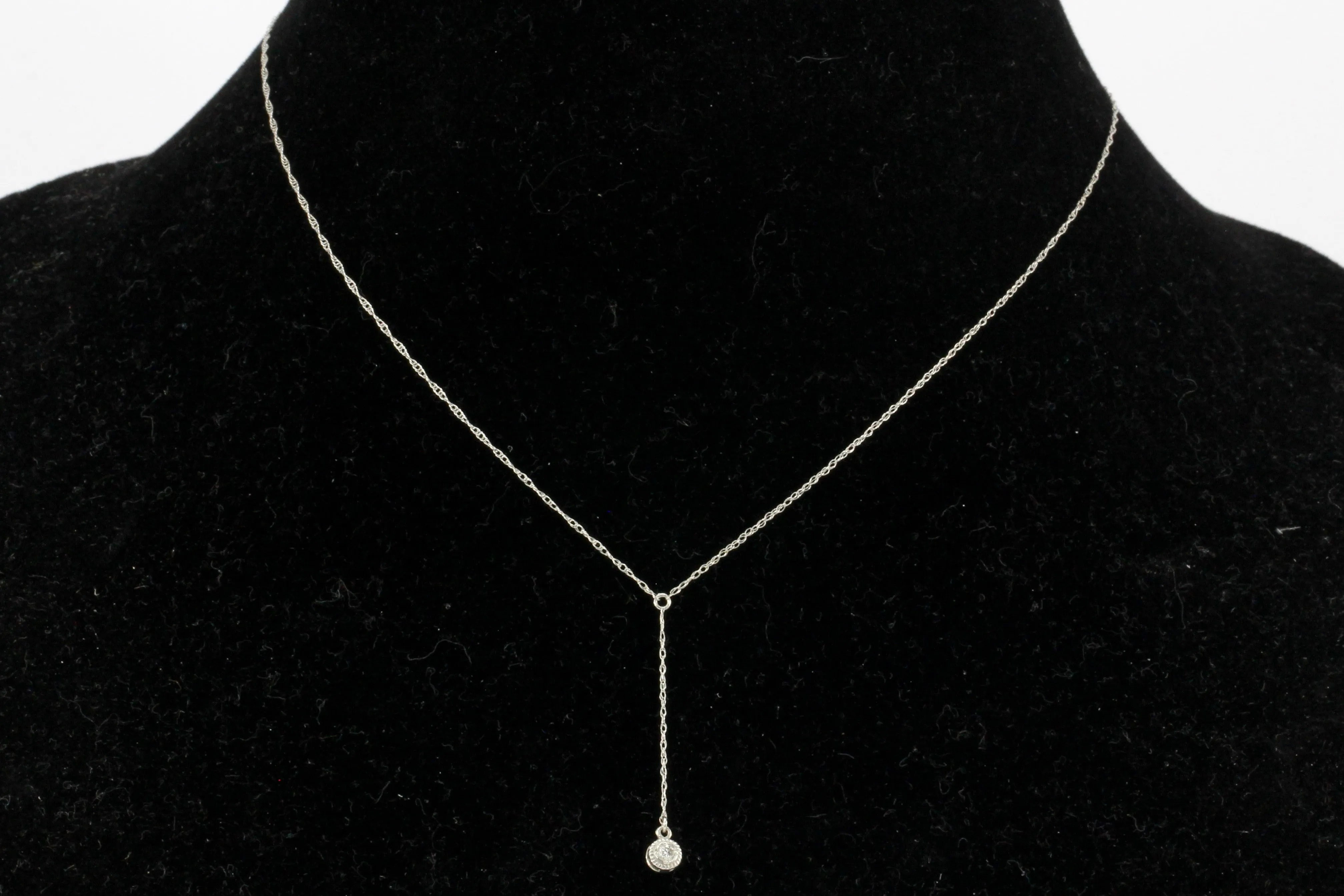 14K White Gold Diamond Pendant Necklace