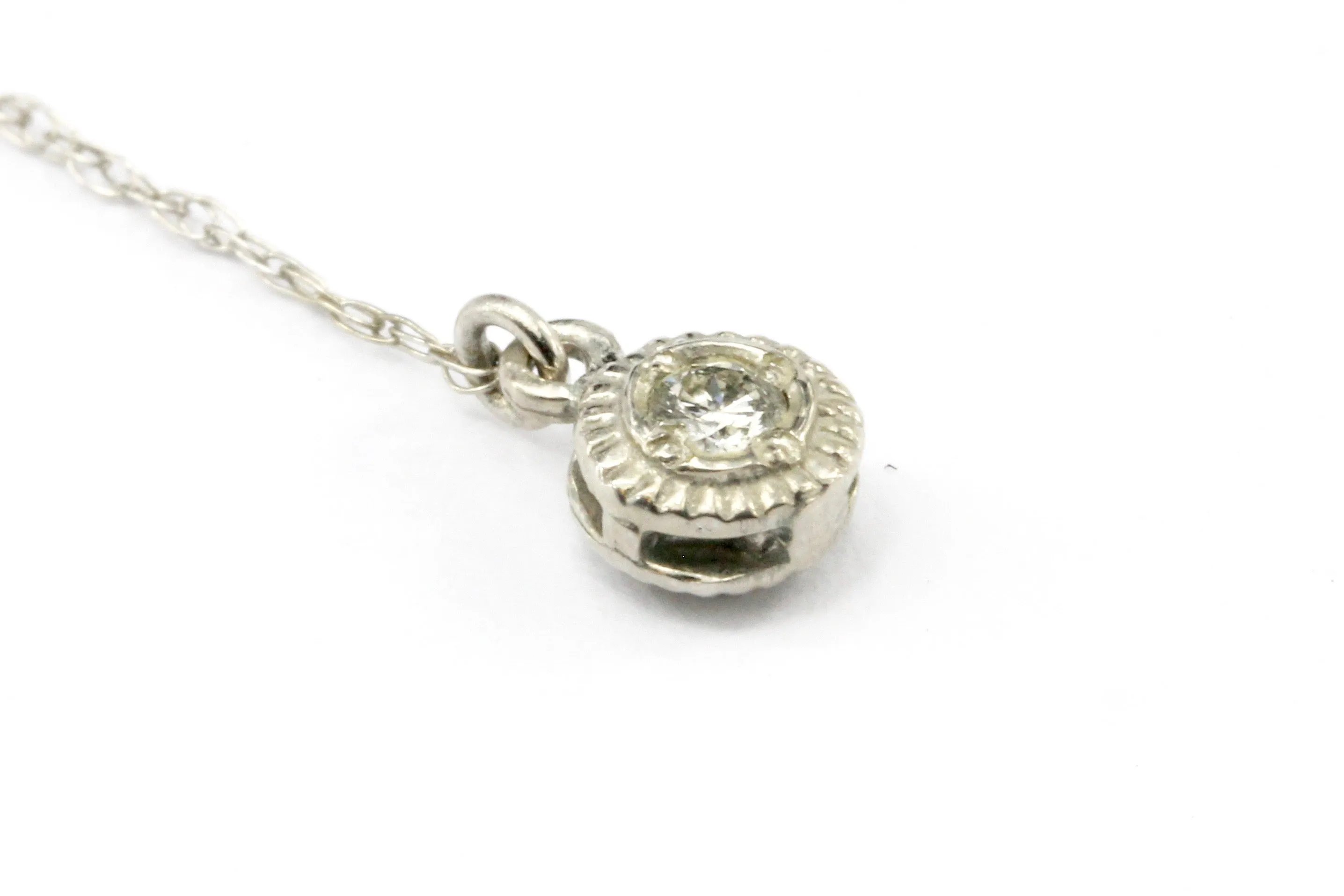 14K White Gold Diamond Pendant Necklace