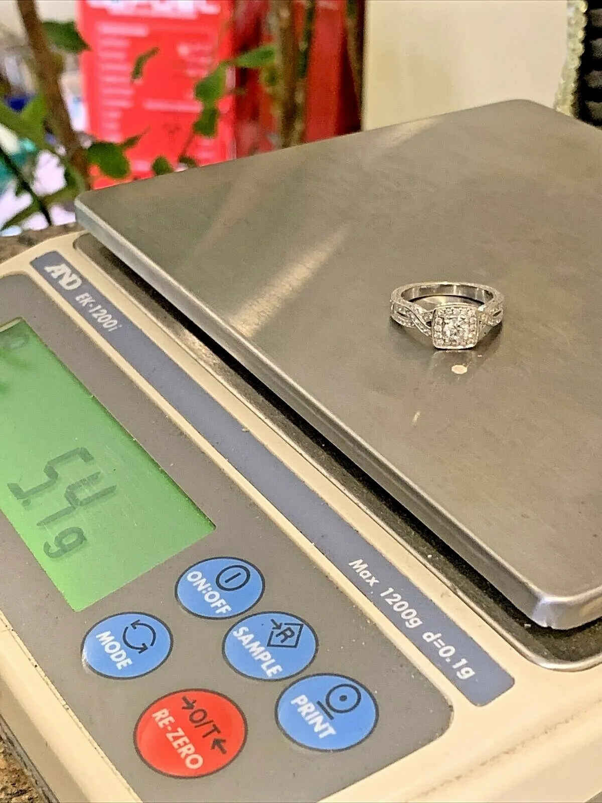 14k White Gold Diamond Ring .30ct Center Stone .65ctw Size 6 3/4 Looks New