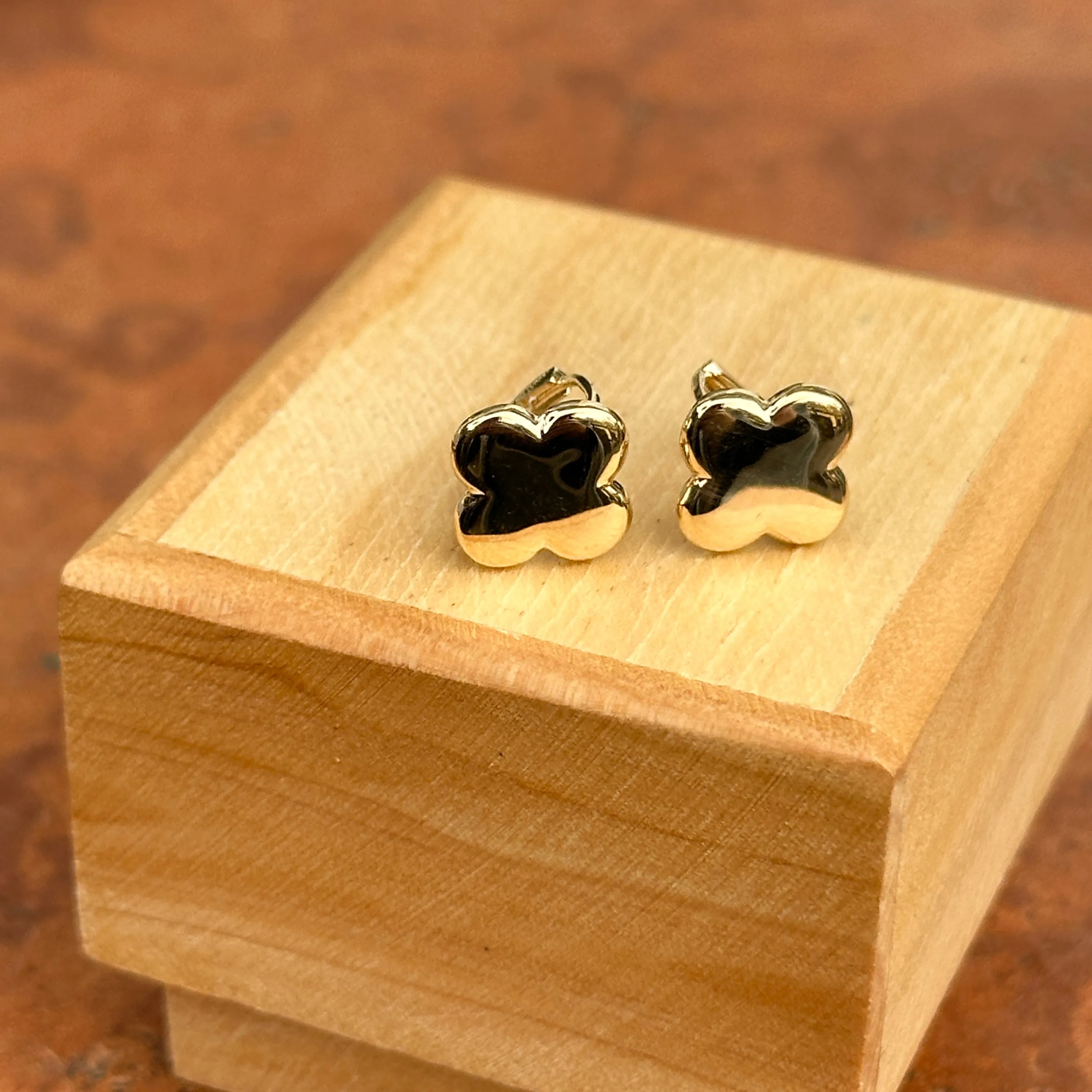 14KT Yellow Gold 4 Leaf Clover Huggie Hoop Earrings