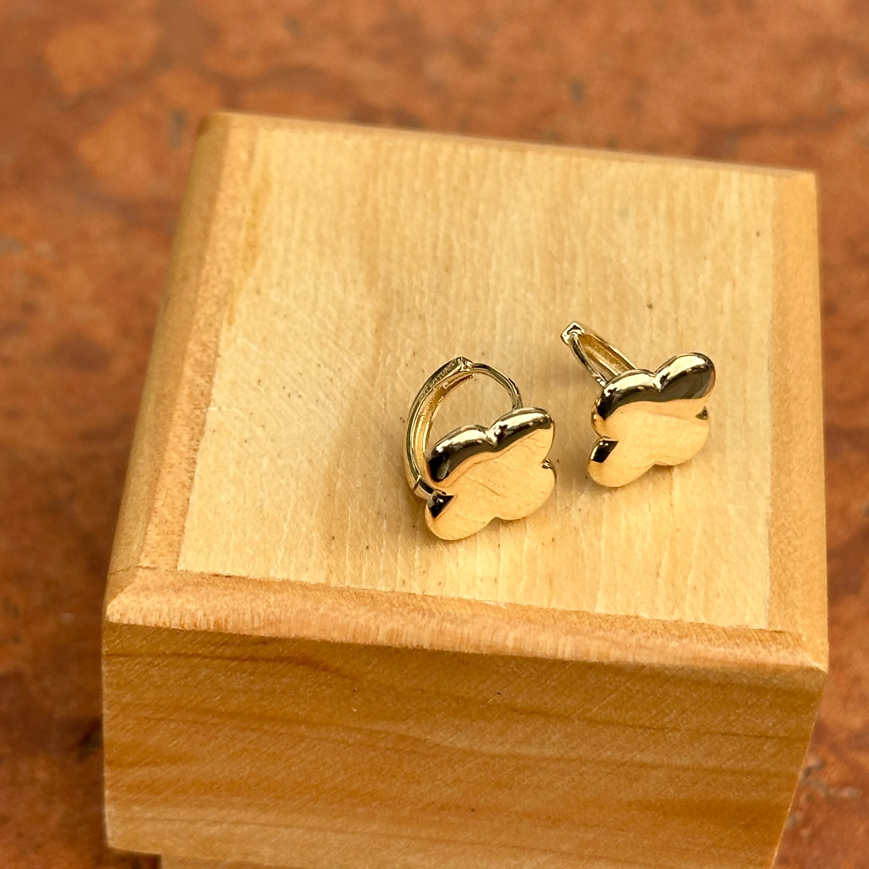 14KT Yellow Gold 4 Leaf Clover Huggie Hoop Earrings
