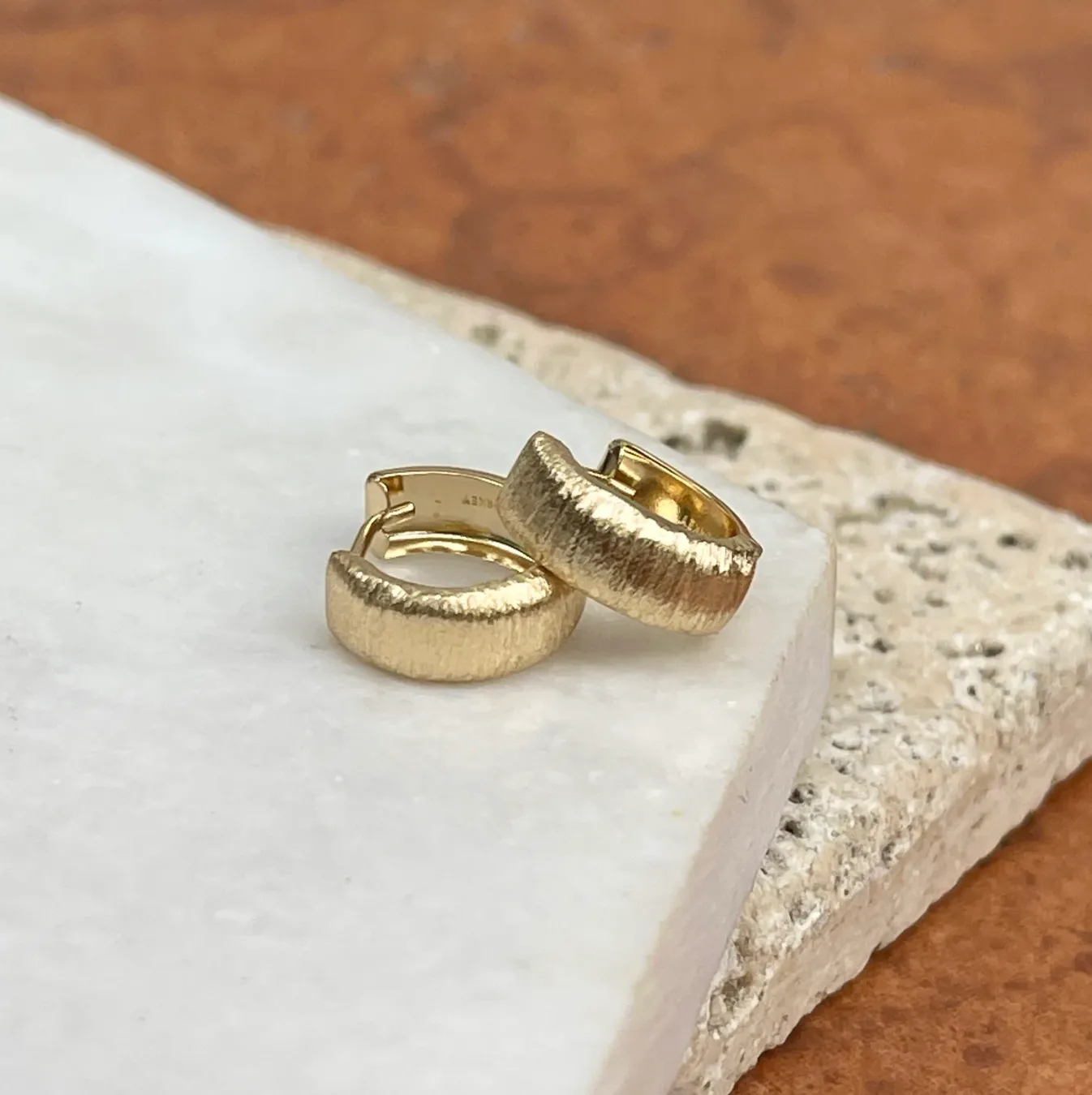 14KT Yellow Gold Textured Hinged Huggie Hoop Earrings 13mm