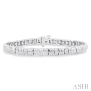 3/4 ctw Ribbed Round Cut Diamond Fashion Bracelet in 14K White Gold