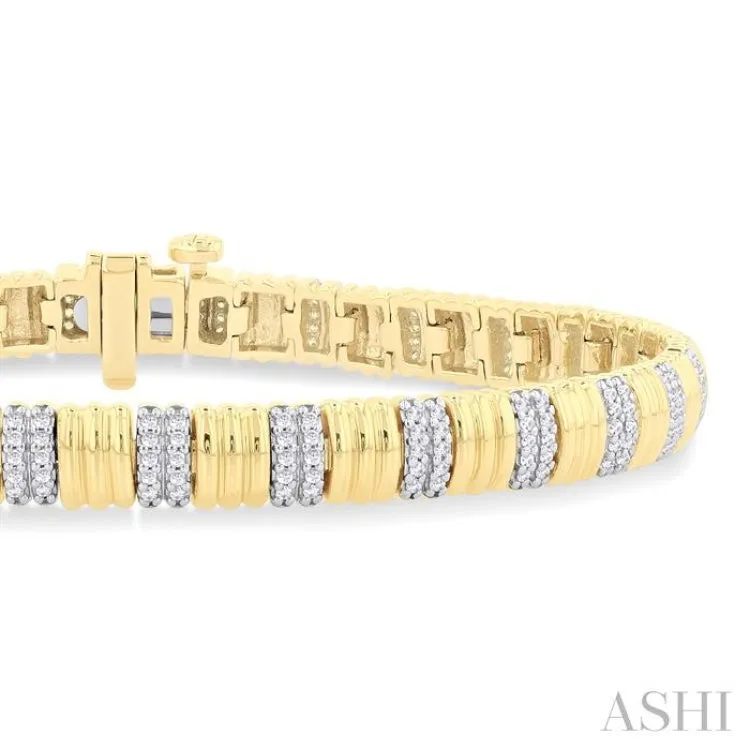 3/4 ctw Ribbed Round Cut Diamond Fashion Bracelet in 14K Yellow Gold