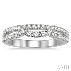 5/8 Ctw Split Shank Arched center Round Cut Diamond Band in 14K White Gold