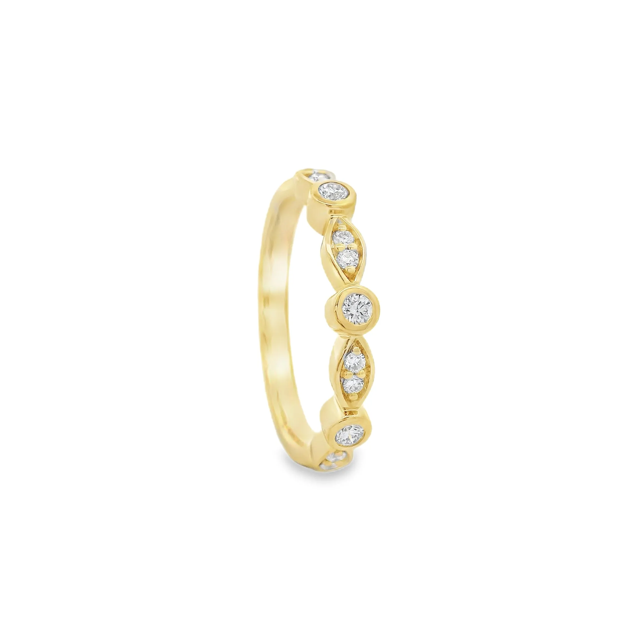 9ct Yellow Gold Round Brilliant Swing Ring Style Band R-00331