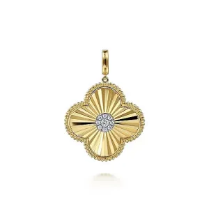 Bujukan Diamond Cut Diamond Clover Medallion Pendant