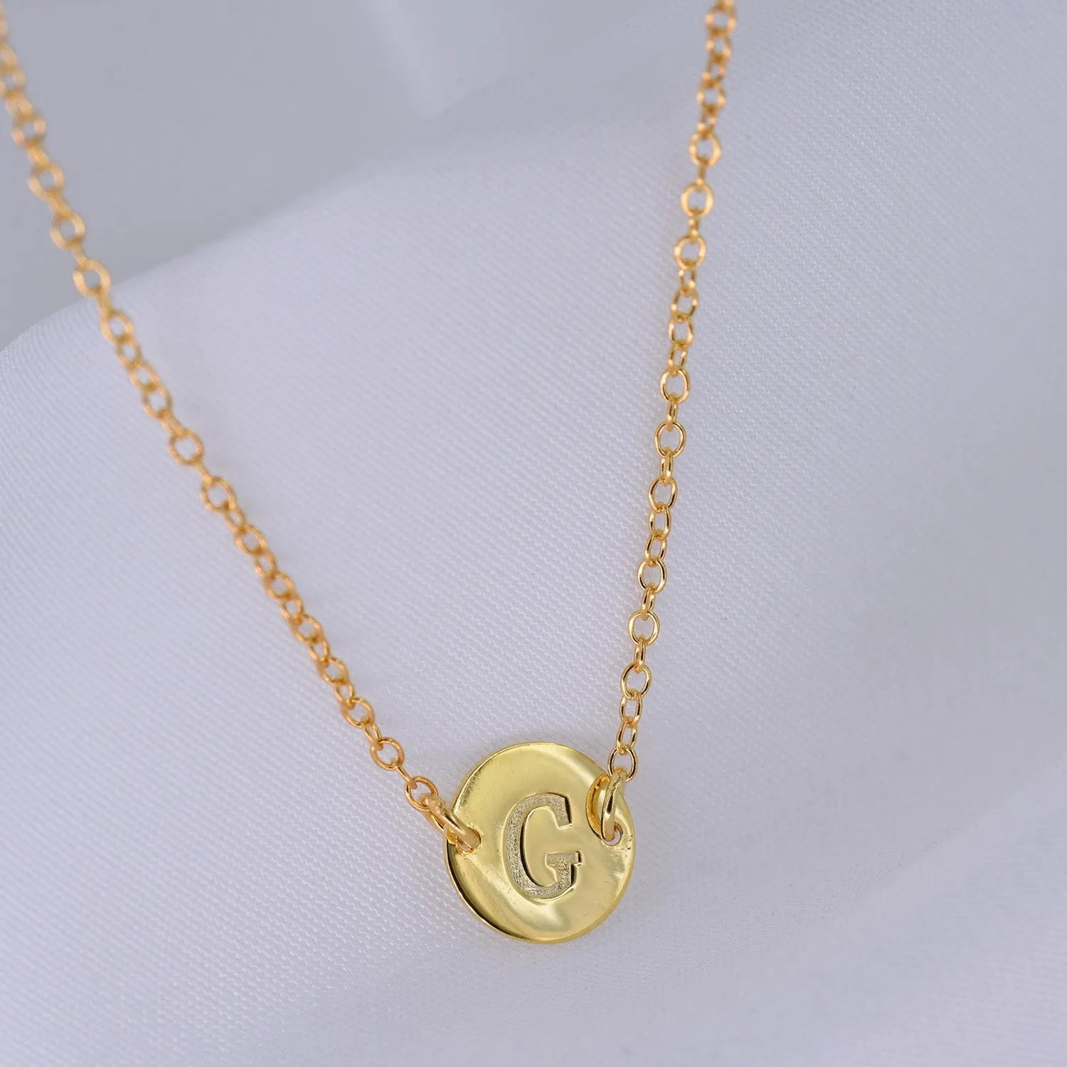 Circular Initial Necklace [ Letter O ] - .925 Sterling Silver [18K Gold Plated] [14 Inch]