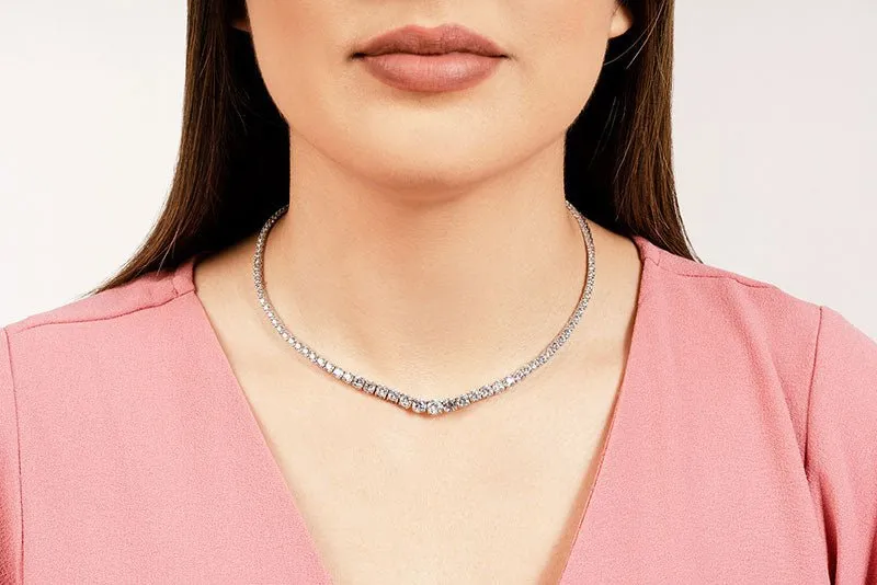 Classic Graduated Strand Of Diamonds with 12.04 ct.(finished)