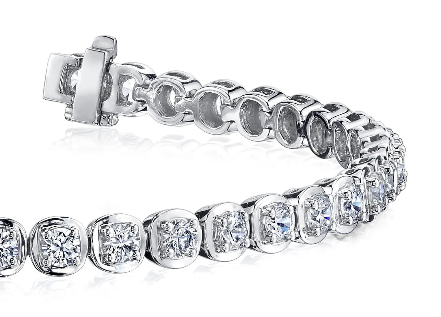 Cushion Inspired Round Lab-Grown Diamond Bracelet with 5.94 ct.(finished) 3.6mm