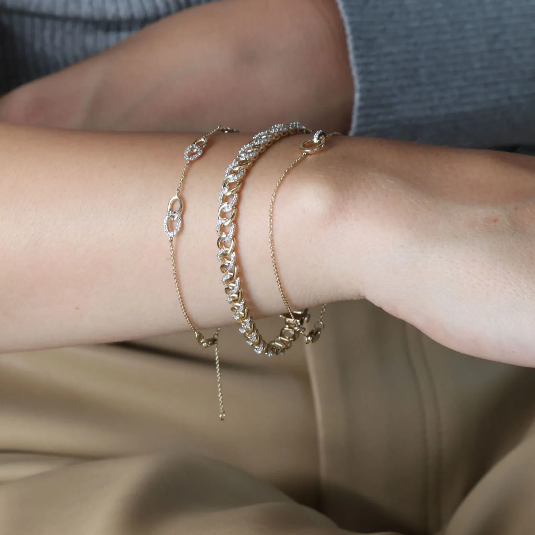 Diamond Curb Link Chain Bracelet In 14K Gold