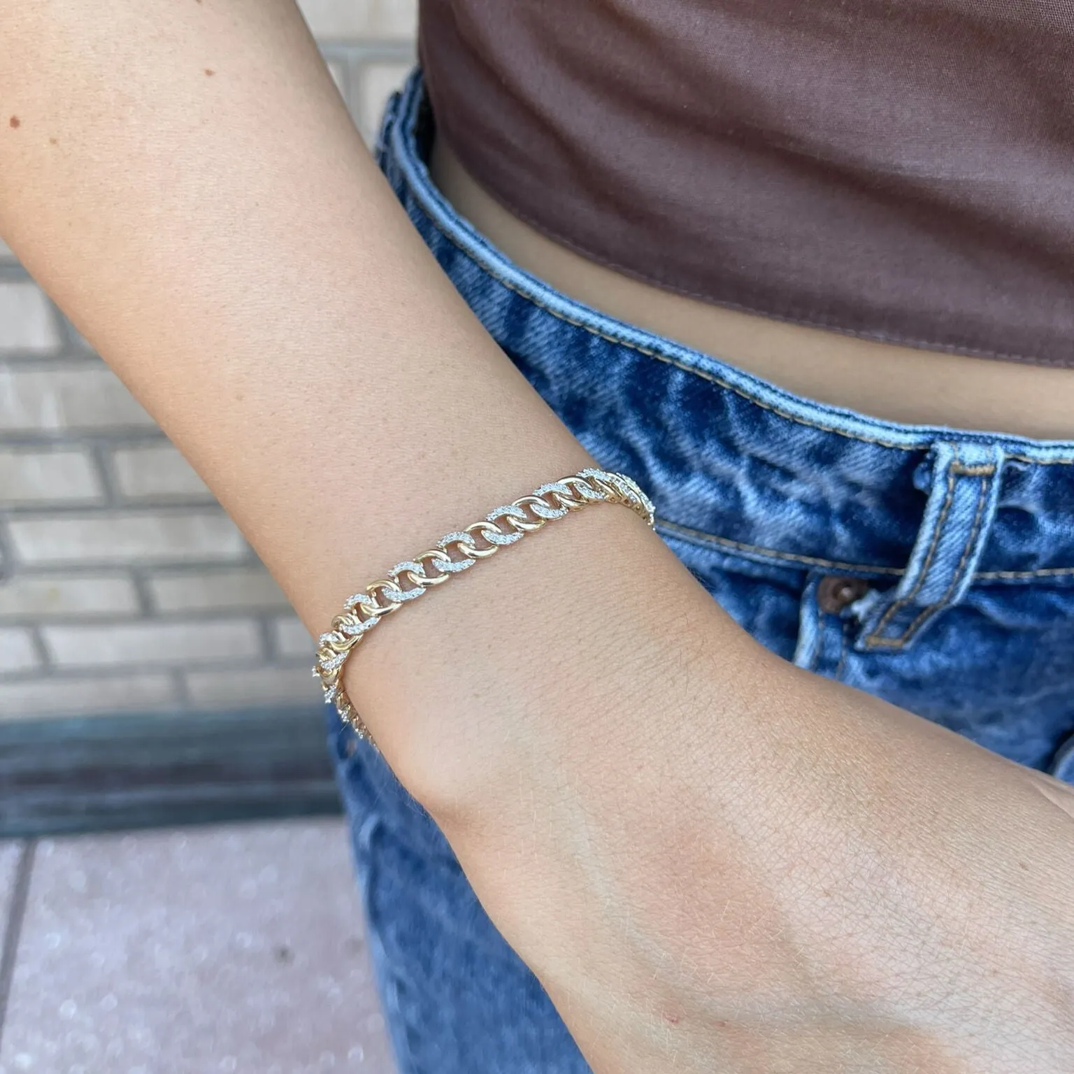 Diamond Curb Link Chain Bracelet In 14K Gold