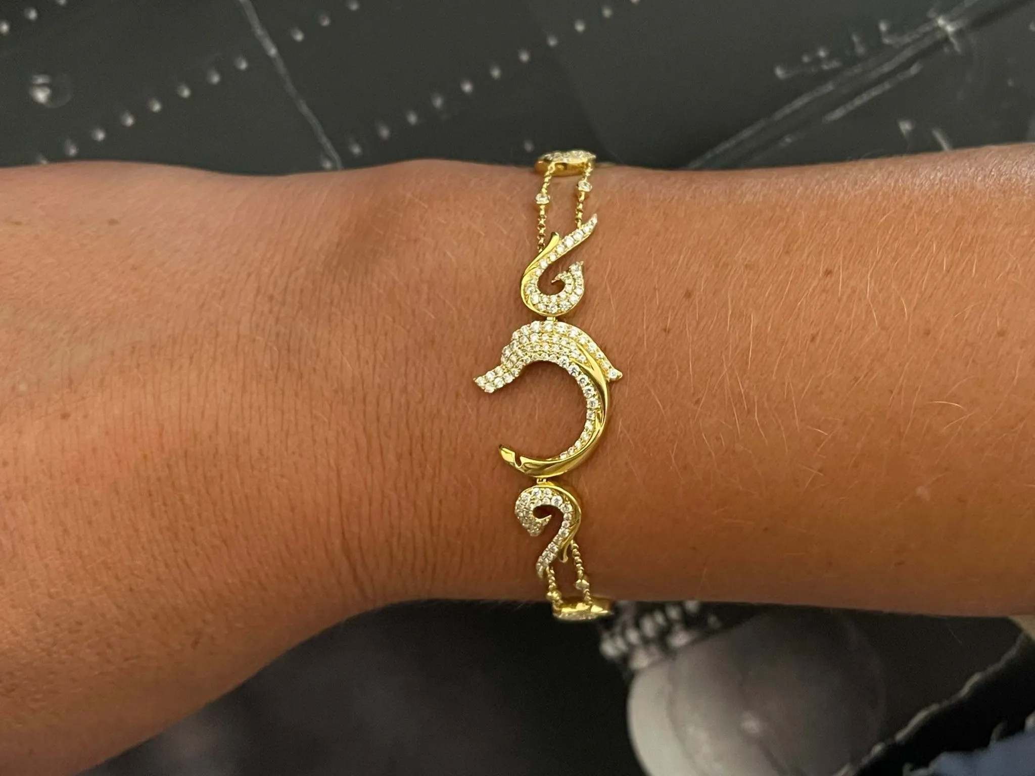 Diamond Dolphin Bracelet in 18k Yellow Gold