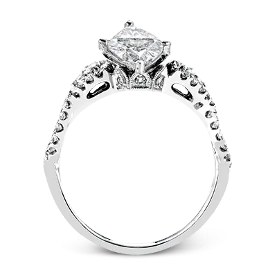 Engagement Ring in 18k Gold with Diamonds