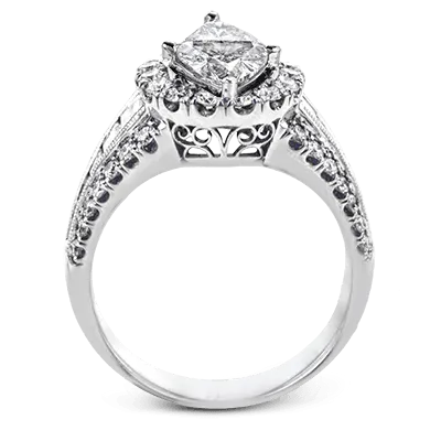 Engagement Ring in 18k Gold with Diamonds