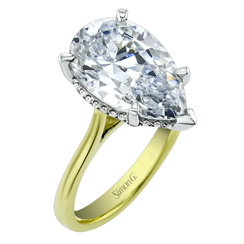 Engagement Ring in 18k Gold with Diamonds