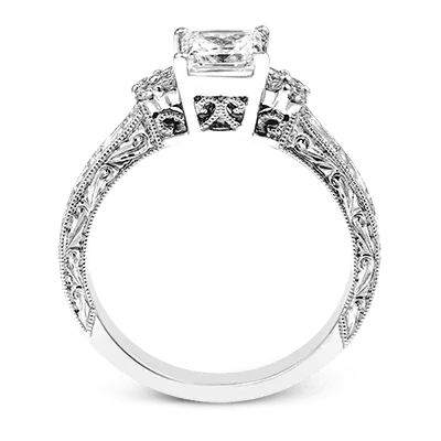 Engagement Ring in 18k Gold with Diamonds