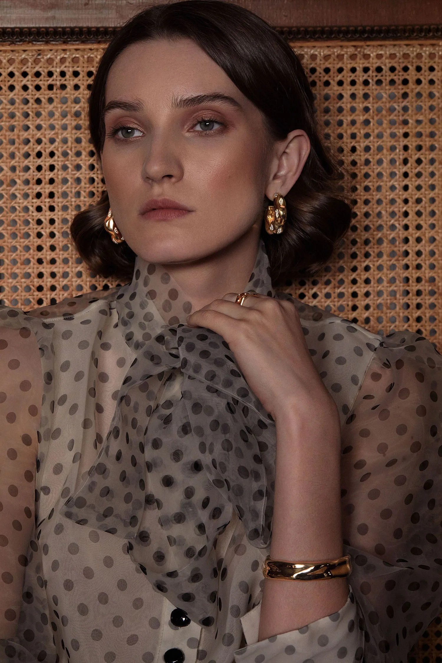 FEMININE WAVES PAVE HOOP EARRINGS
