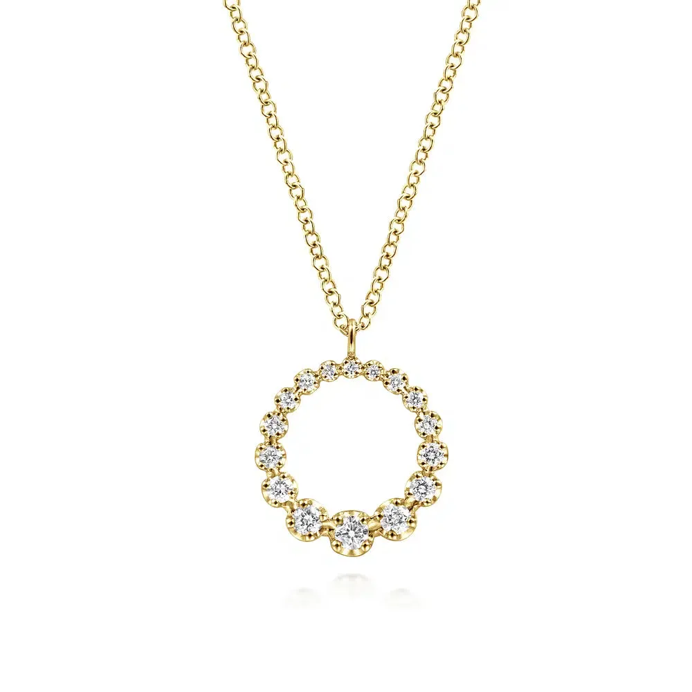 Graduated Diamond Circle Pendant Necklace