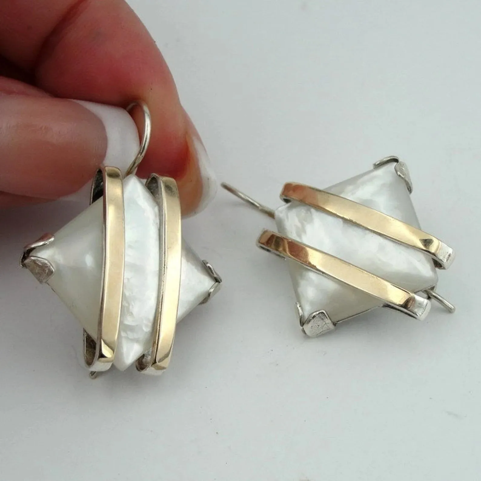 Hadar Designers Pearl Earrings 9k Yellow Gold Sterling Silver White (VS 1569)