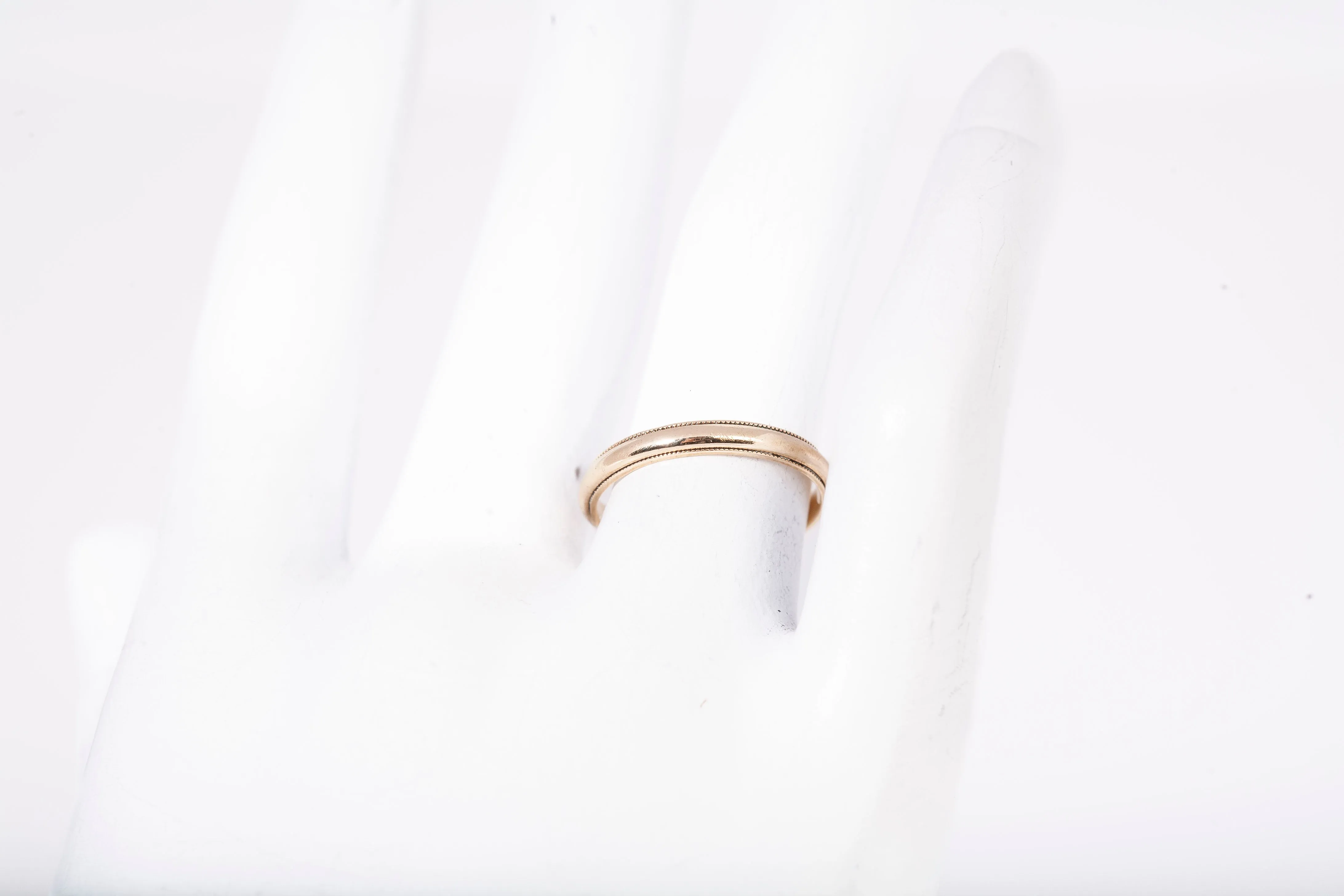 Ladies 14k Yellow Gold 2.4mm Wedding Band Size 6