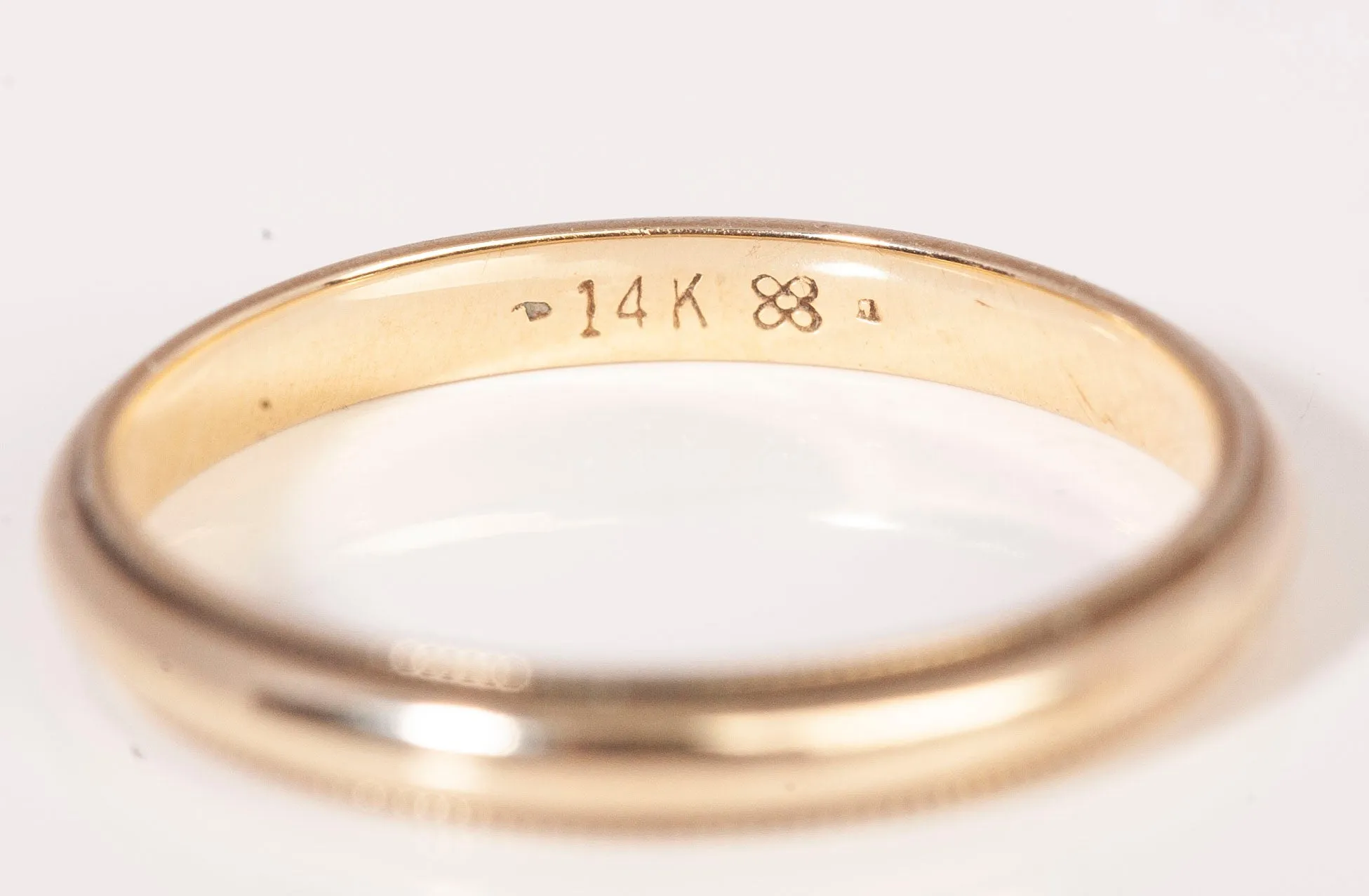 Ladies 14k Yellow Gold 2.4mm Wedding Band Size 6