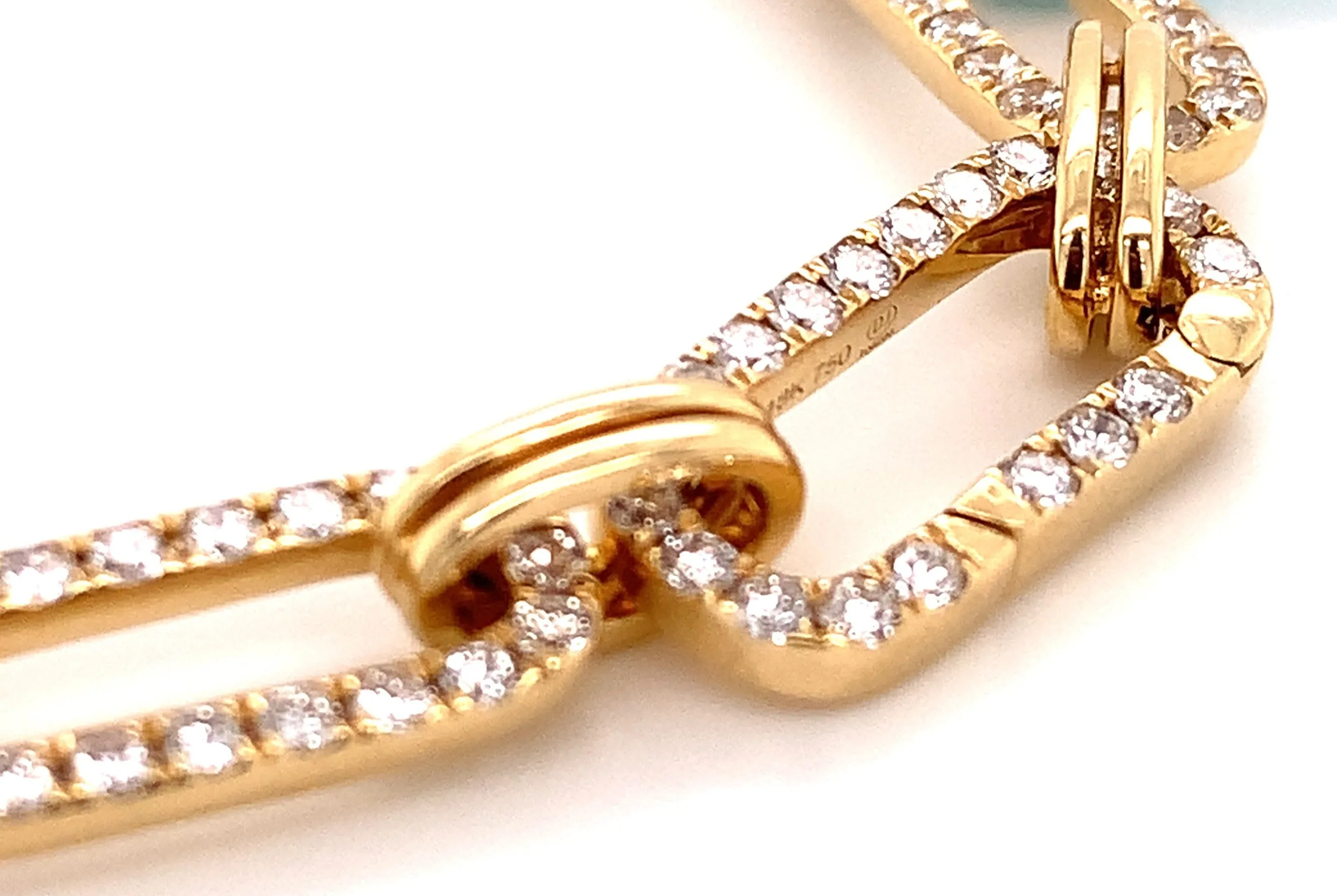 Ladies 3.77ct tw Diamond Pave Link Bracelet