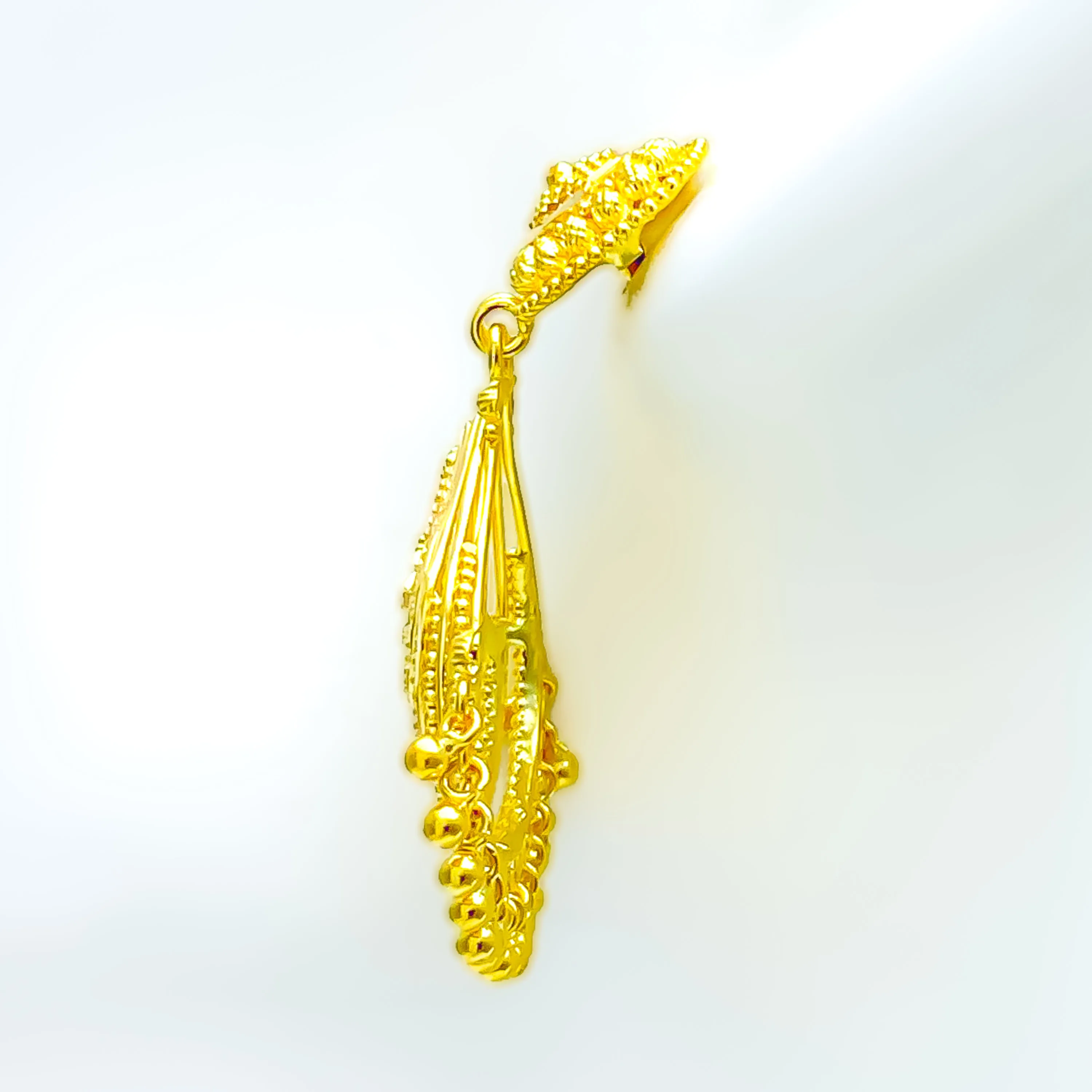 Lovely Artistic 22k Gold Earrings