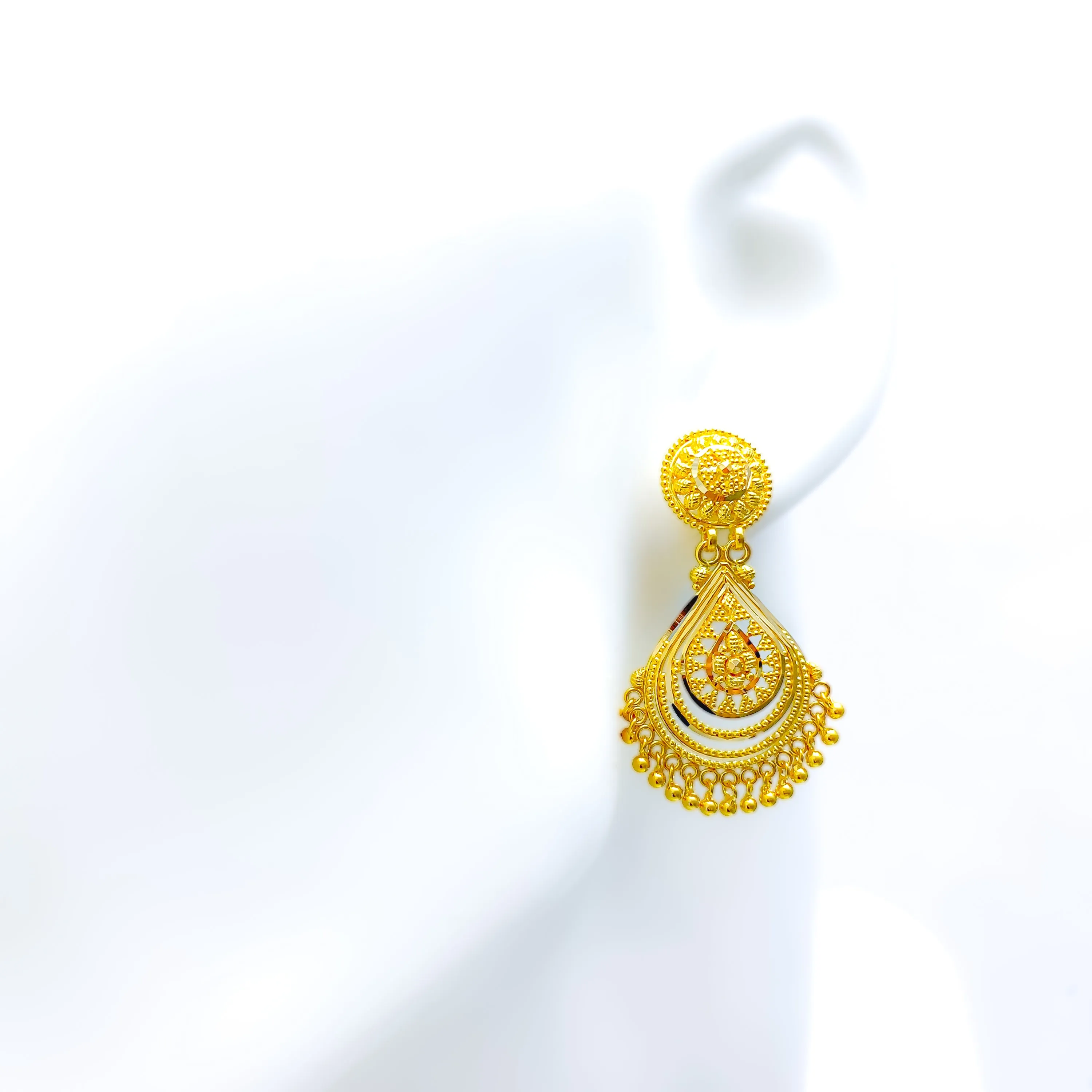Lovely Artistic 22k Gold Earrings