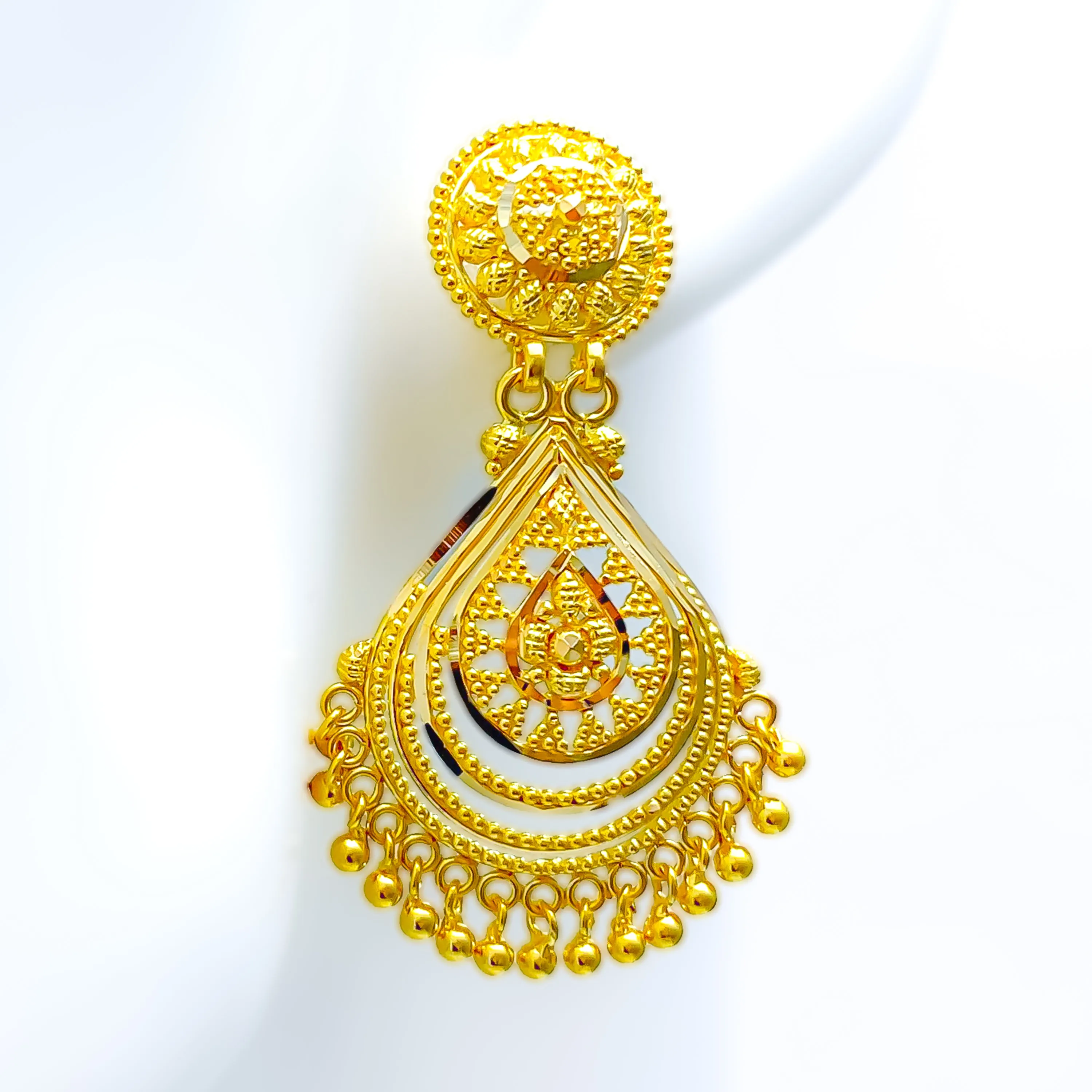 Lovely Artistic 22k Gold Earrings