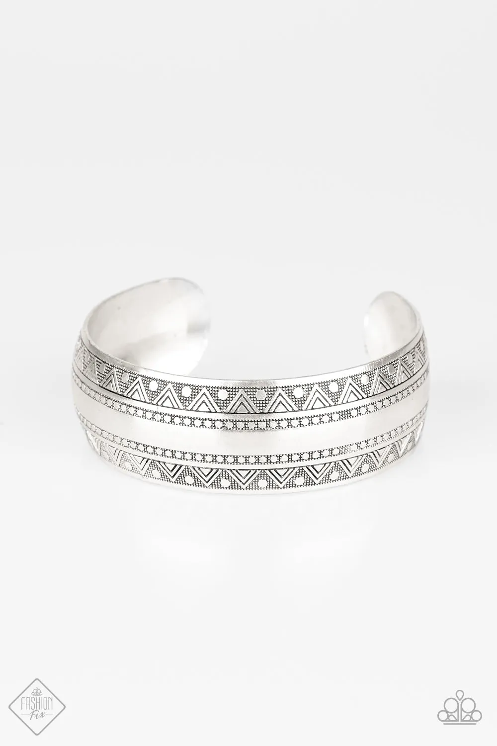 Paparazzi - Desert Peaks - Silver Bracelet