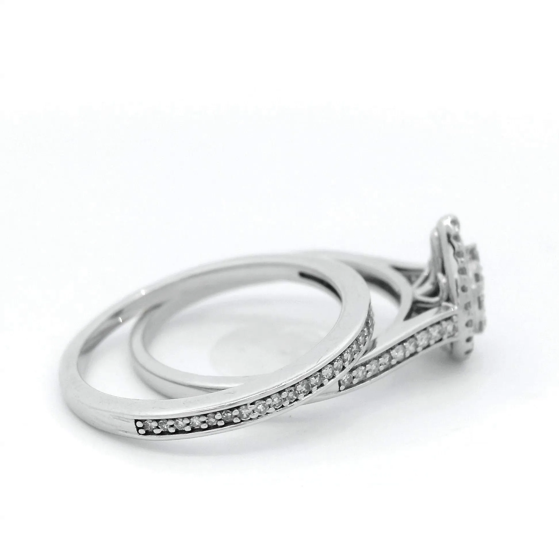Pear Shape Diamond Engagement and Wedding Ring Set in White Gold
