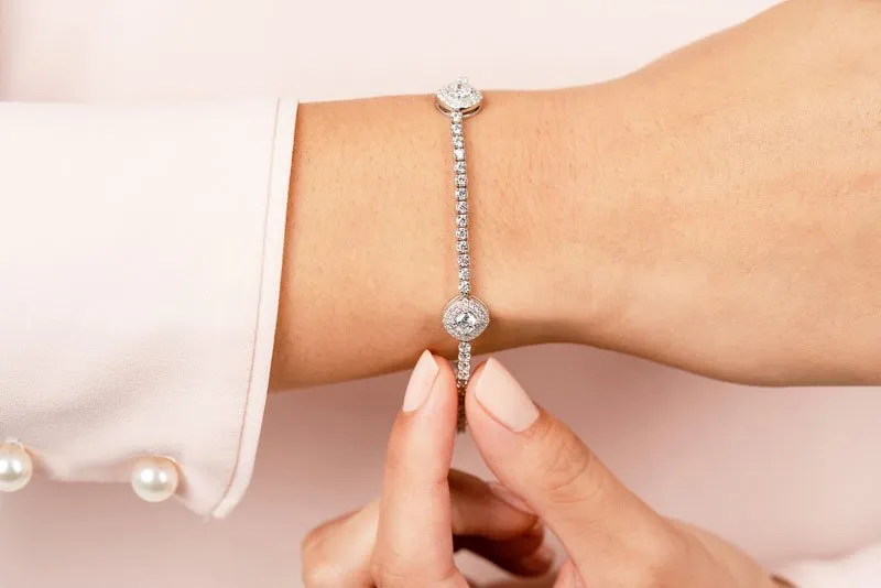 Posh Diamond Bracelet With Modern Accents Lab-Grown Diamond  with 3.67 ct.(finished) 1mm, 2.2mm, 4mm