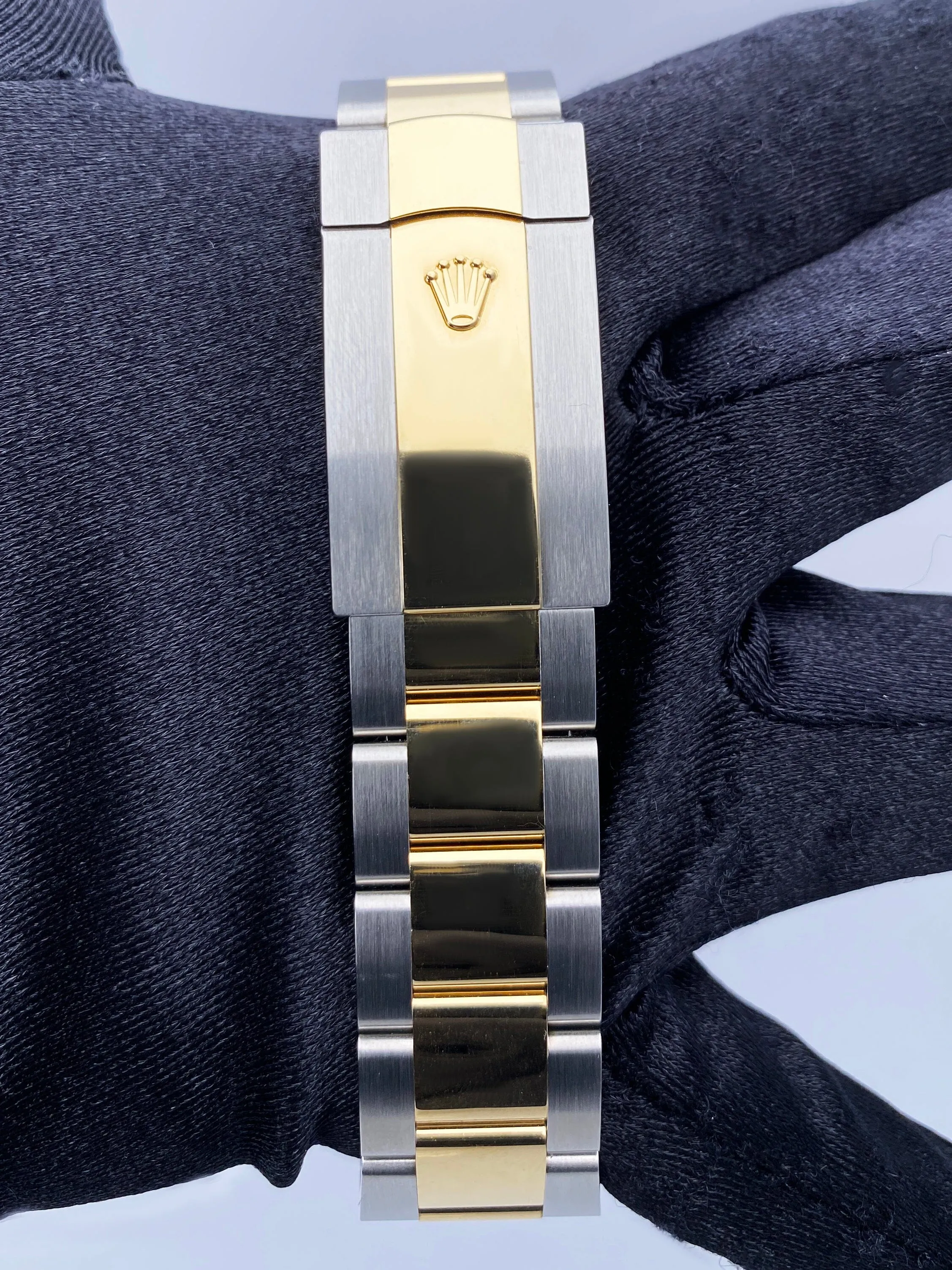 Rolex Sky Dweller 326933 Champagne Dial Mens Watch Box Papers