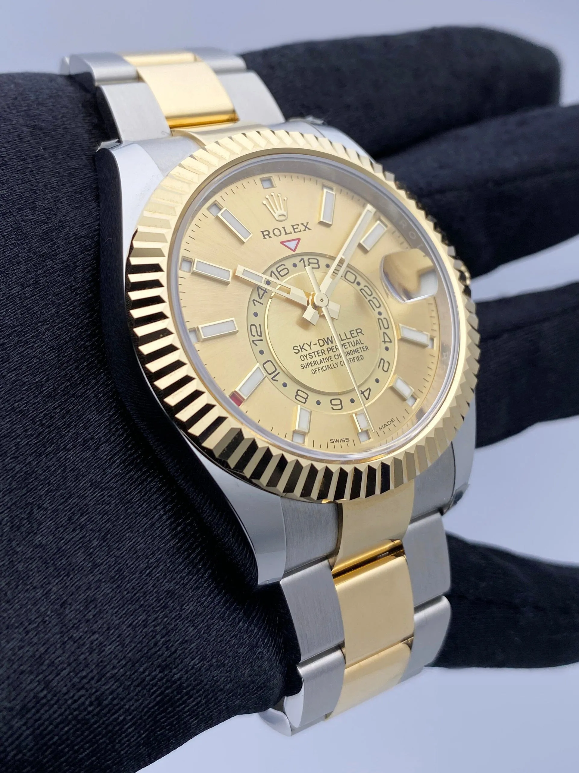 Rolex Sky Dweller 326933 Champagne Dial Mens Watch Box Papers