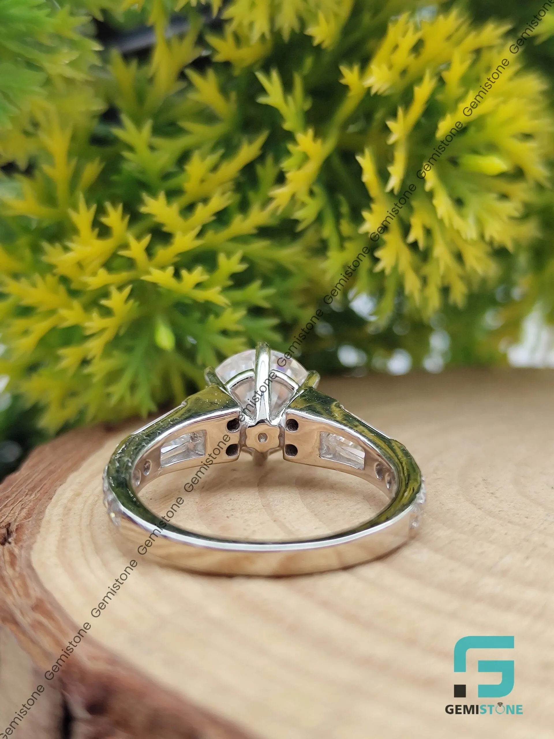 Round Brilliant Cut Moissanite Princess Beatrice Engagement Ring