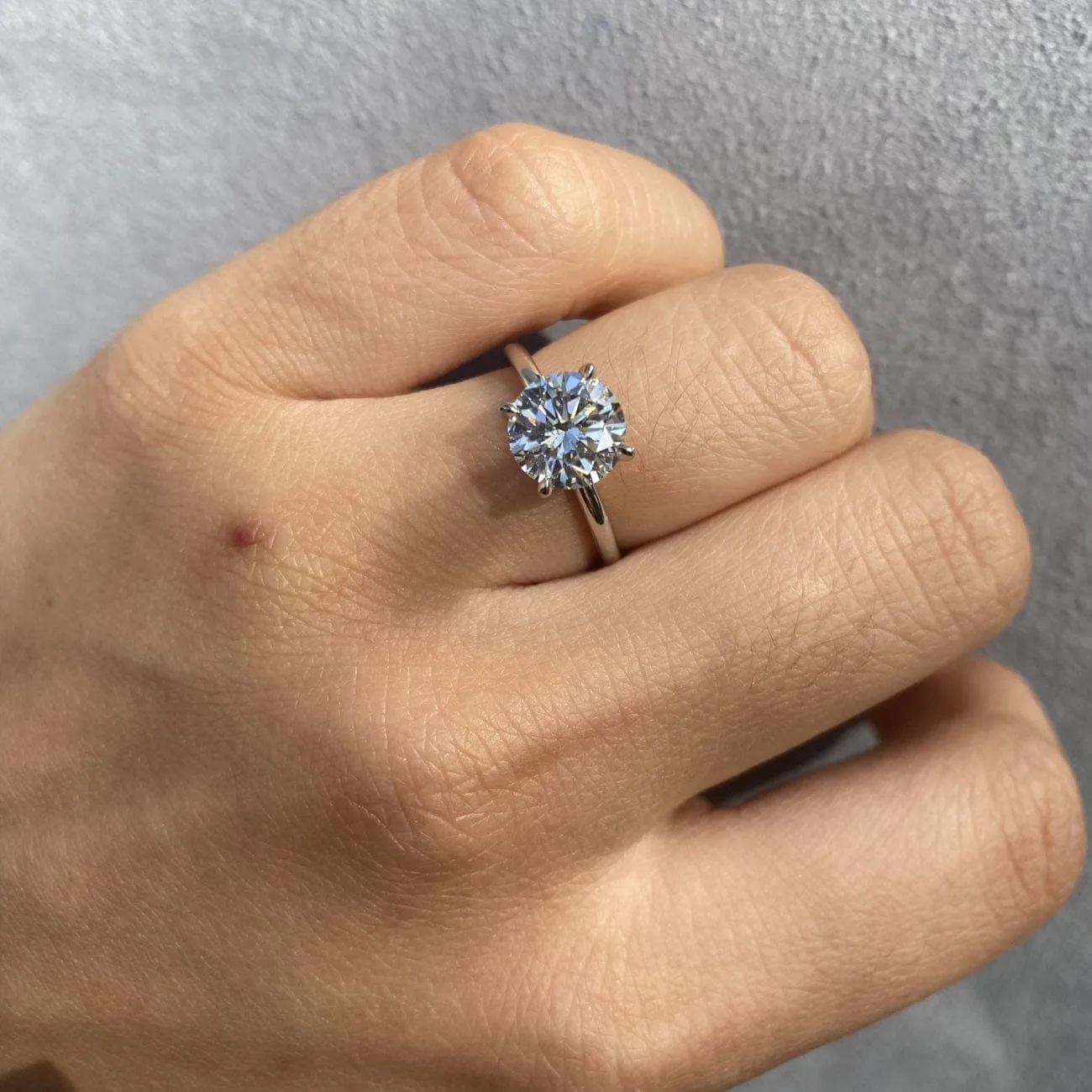 Round Cut 2.03 ct Diamond Engagement Ring